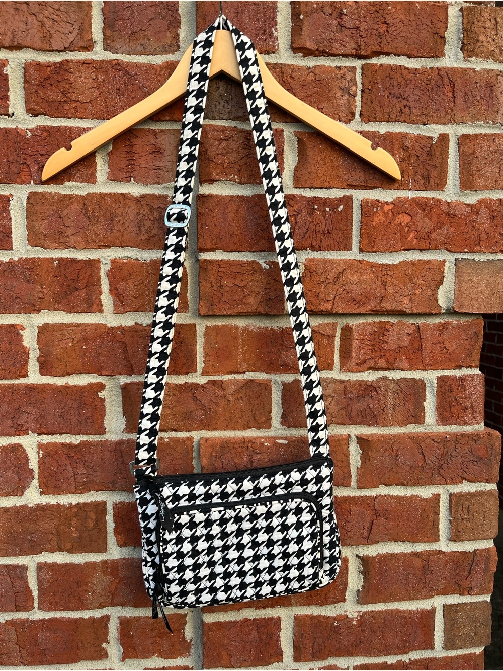 Vera‎ Bradley Houndstooth Crossbody Bag Black White Quilted Adjustable Zip Purse